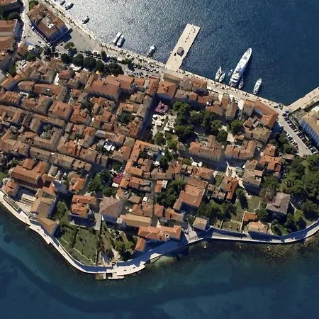 In With Loggia, Air Conditioning, Wifi, Washing Machine Poreč