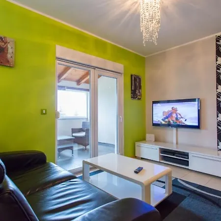 Apartamento In With Loggia, Air Conditioning, Wifi, Washing Machine Poreč